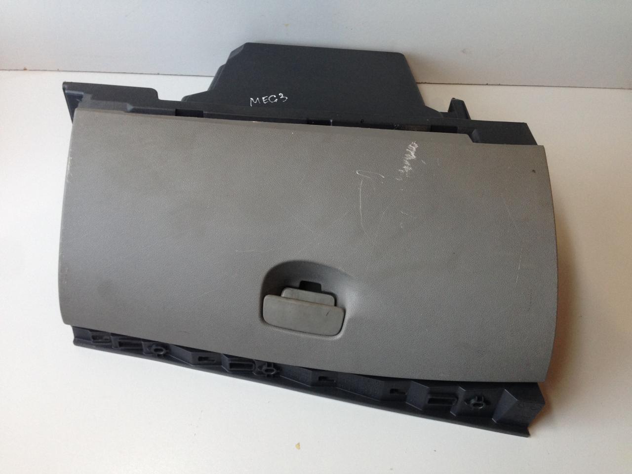 бардачок Renault Megane 3 поколение 2010, 681080009R - фото №1