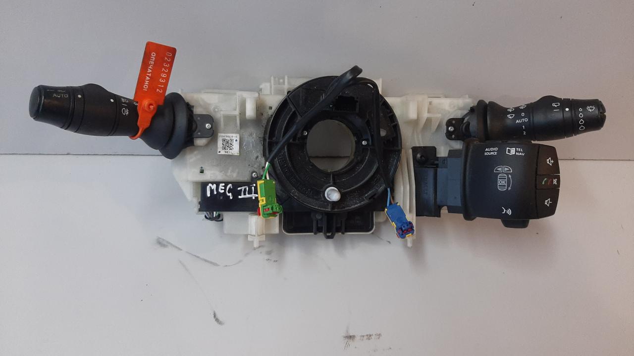 переключатель подрулевой (стрекоза) Renault Megane 3 поколение 2009, 255670001R - фото №1