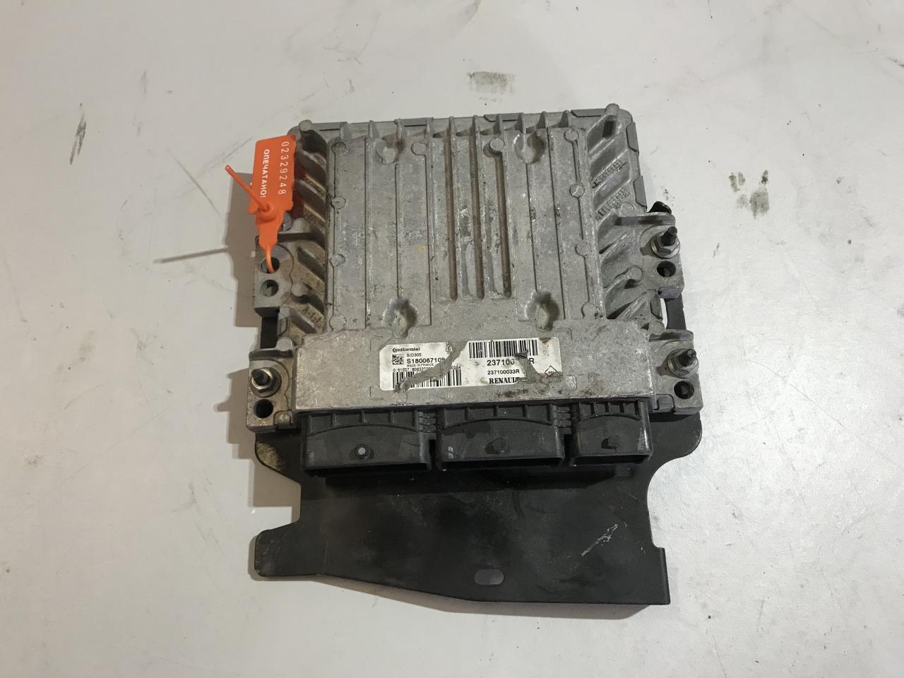 блок управления двигателем Renault Megane 3 поколение (2008 - 2014), S180067109 - фото №1