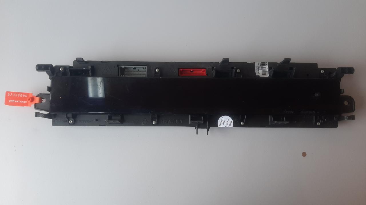 щиток приборов (приборная панель) Renault Scenic 2 поколение 2005, P8200461294H - фото №1