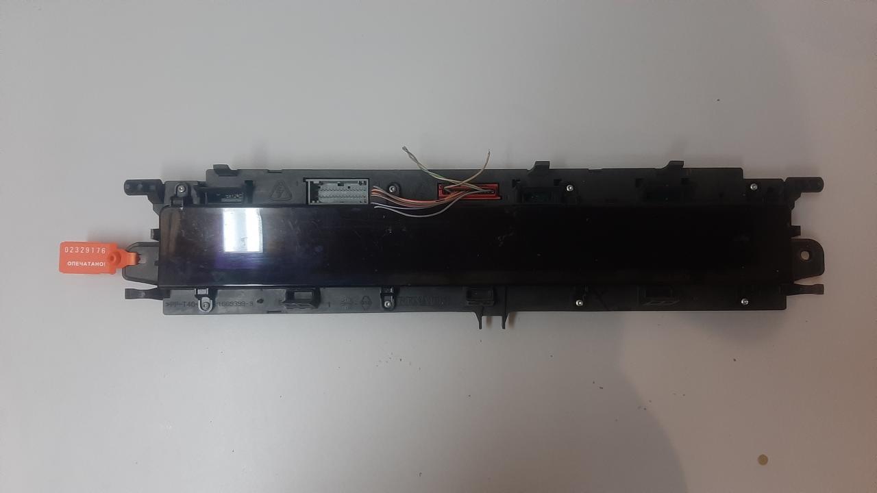 щиток приборов (приборная панель) Renault Scenic 2 поколение (2003 - 2006), P8200787774A - фото №1