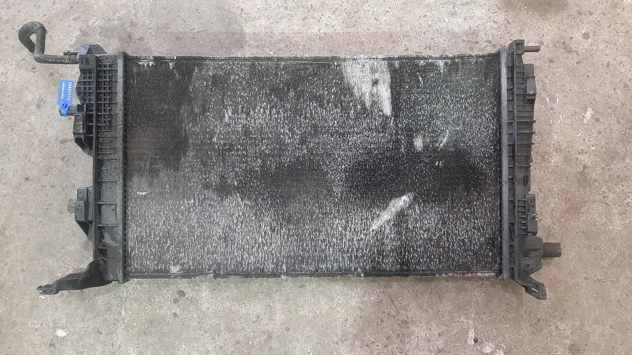 радиатор (основной) Renault Megane 3 поколение 2009, 1.5 л., дизель, 214105150R - фото №1