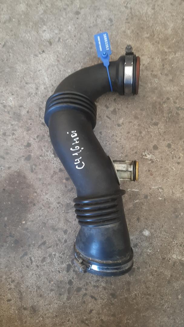 патрубок воздушного фильтра Citroen C4 1 поколение 2006, 1.6 л., дизель, 9656953680 - фото №1