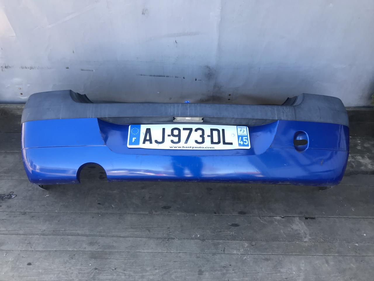 бампер задний Dacia Logan 1 поколение (2004 - 2008) - фото №1