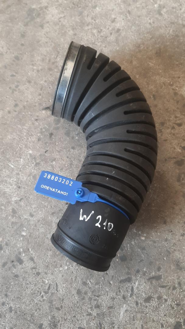 патрубок воздушного фильтра Mercedes-Benz E-Класс W210/S210 1997, 2.2 л., дизель, A6060940109 - фото №1
