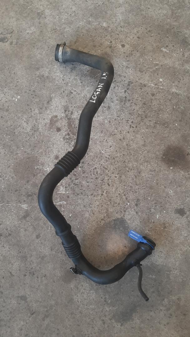 патрубок интеркулера Renault Logan 1 поколение 2007, 1.5 л., дизель, 8200469423 - фото №1