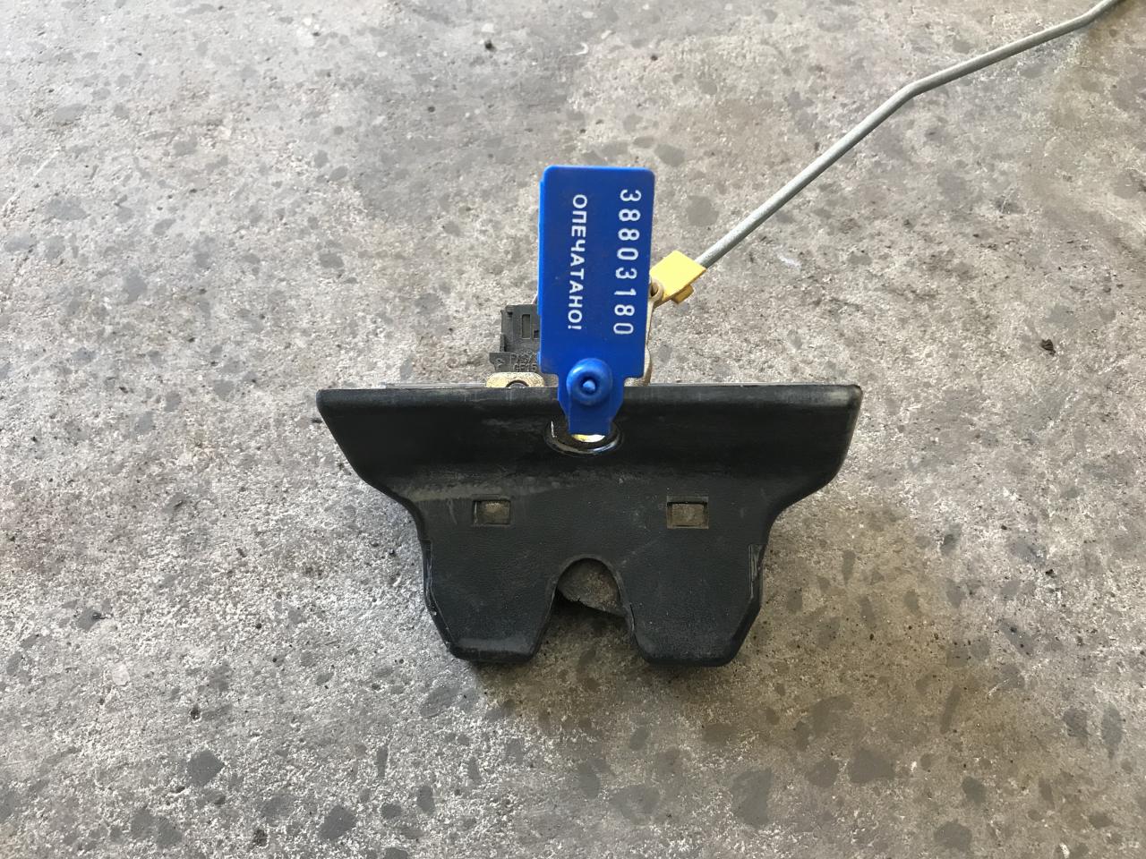 замок багажника Renault Laguna 1 поколение (1993 - 1998), 1.8 л., бензин, хетчбэк 5 дв. - фото №1