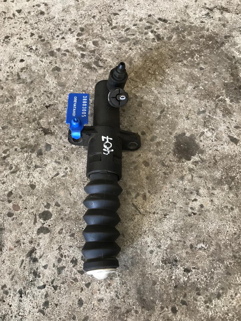 цилиндр сцепления рабочий Peugeot 407 1 поколение (2004 - 2010) - фото №1