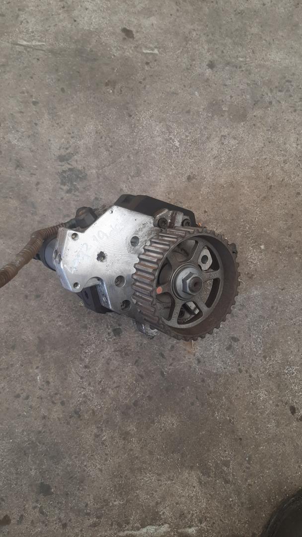 ТНВД Renault Laguna 2 поколение 2003, 1.9 л., дизель, 8200456693 - фото №1