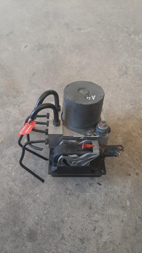 блок ABS Audi A4 B6 (2000 - 2006), 8E0614517AP - фото №1