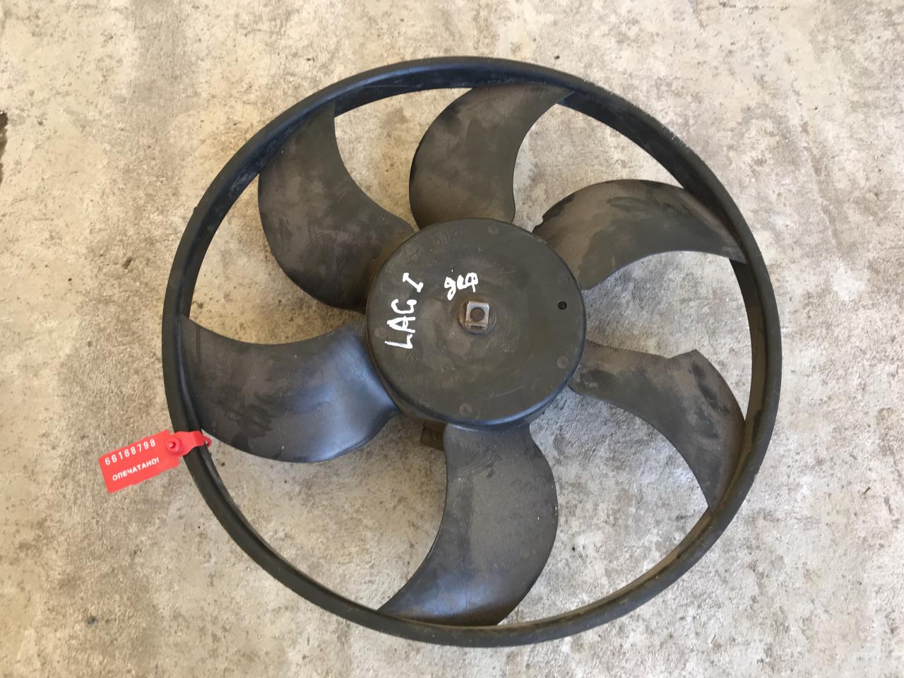 вентилятор радиатора Renault Laguna 1 поколение (1993 - 1998), 1.8 л., бензин - фото №1