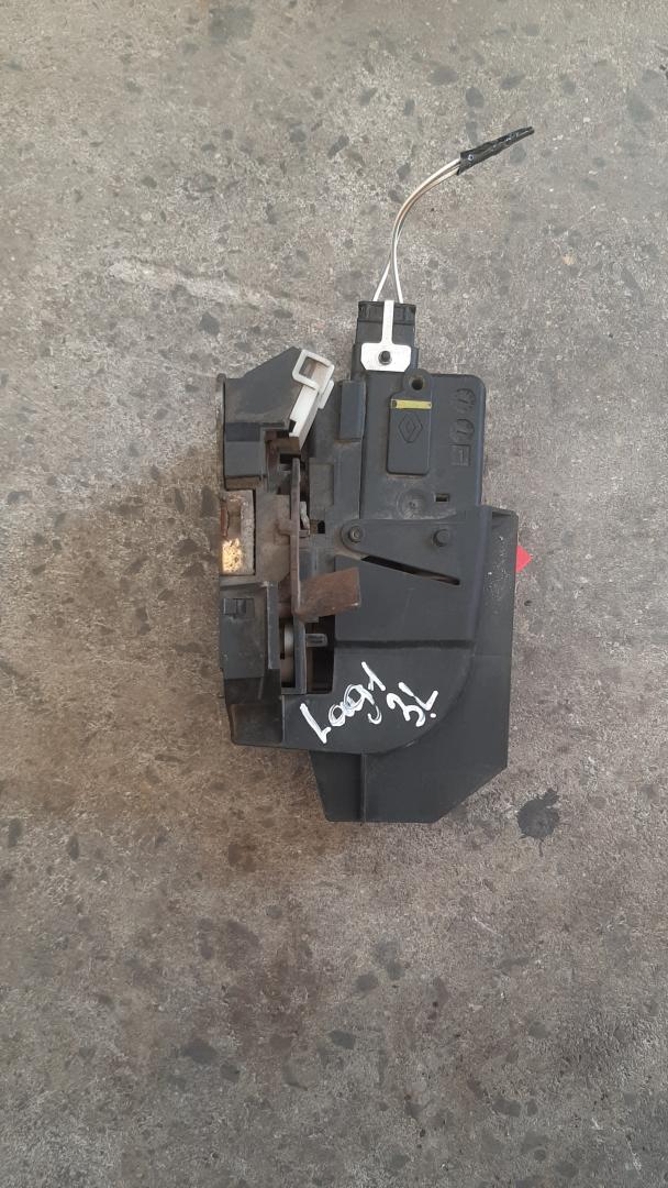 замок двери задней левой Renault Laguna 1 поколение 1996, 1.8 л., бензин - фото №1