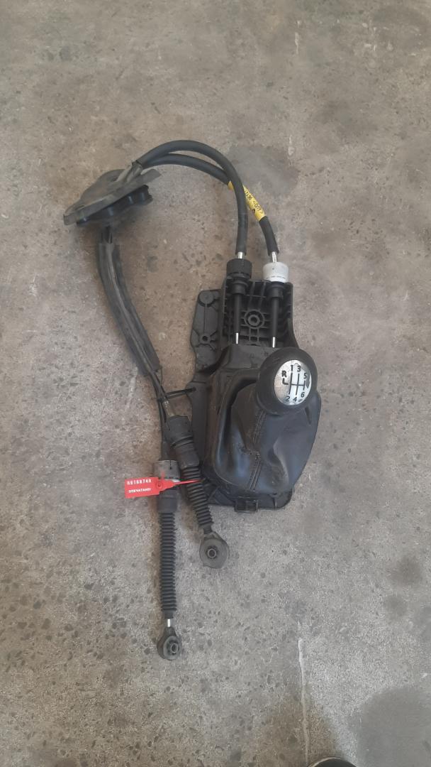 трос кулисы КПП Renault Megane 3 поколение 2011, 6МКПП, 8201062921 - фото №1