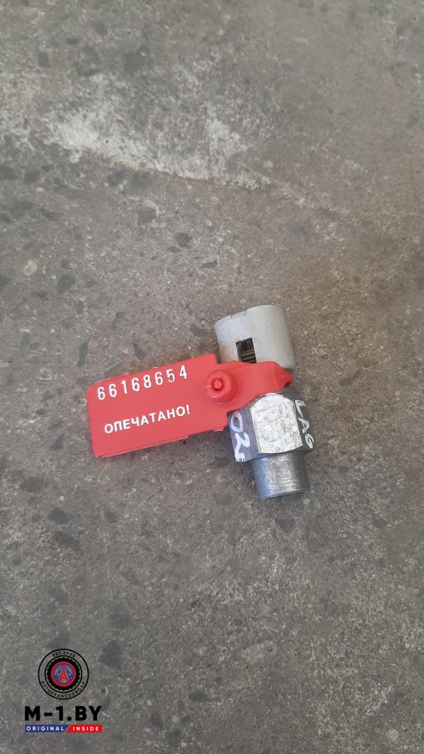 датчик давления масла Renault Laguna 2 поколение 2002, 1.6 л., бензин, 7700435692 - фото №1