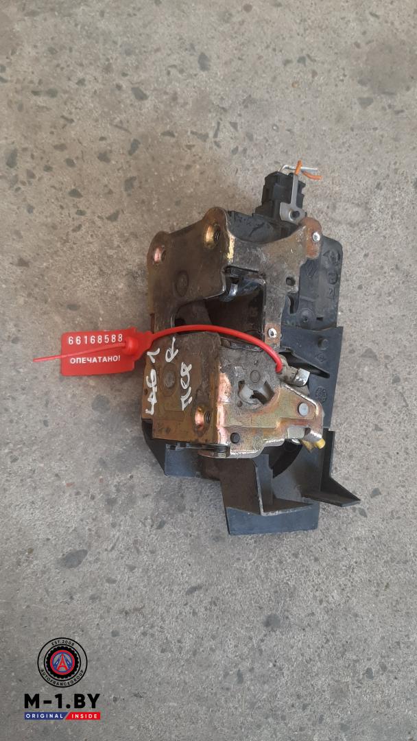 замок двери передней правой Renault Laguna 1 поколение 1995 - фото №1