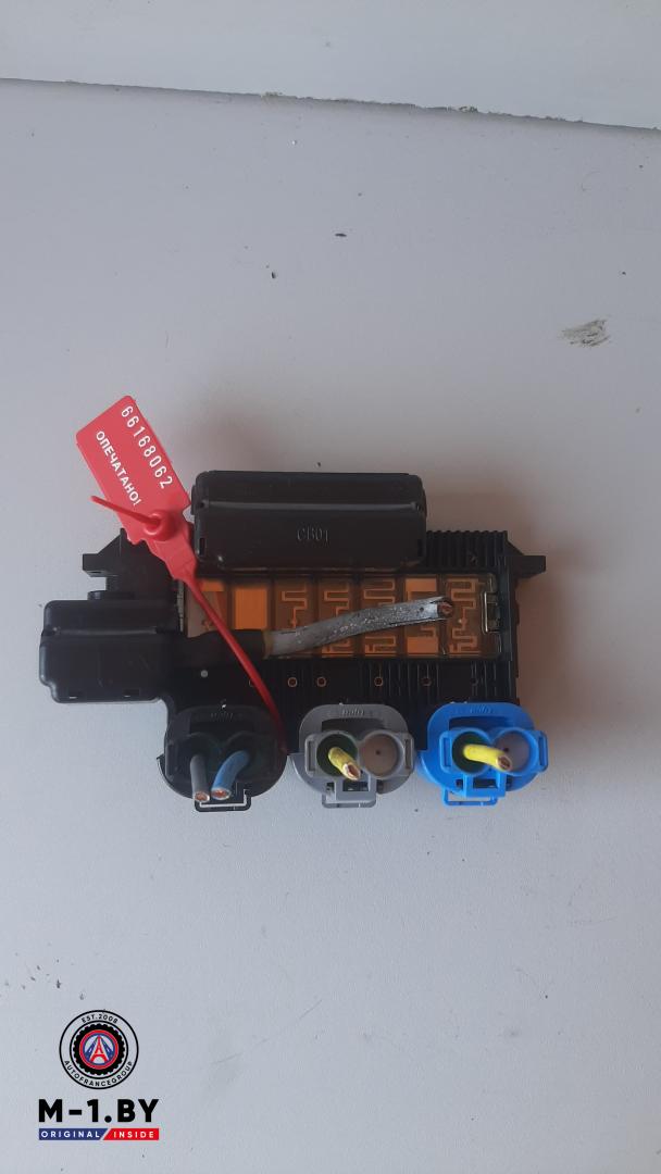 блок предохранителей Lancia Phedra 1 поколение 2007, 2.2 л., дизель, 1400550780 - фото №1