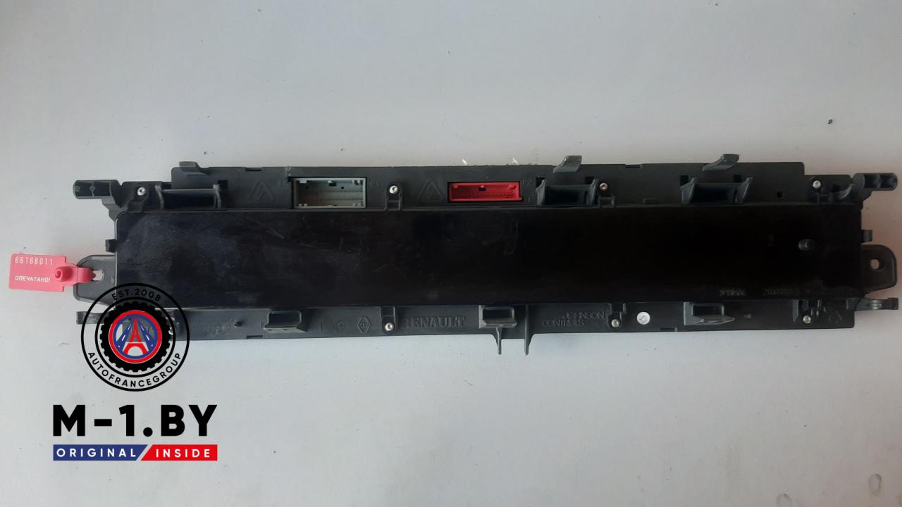 щиток приборов (приборная панель) Renault Scenic 2 поколение (2003 - 2006), P8200704463A - фото №1