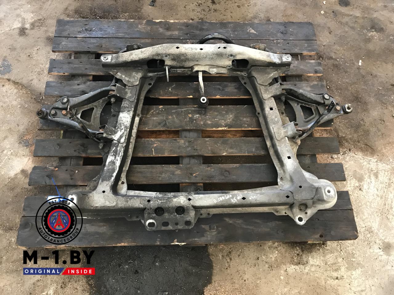 балка подвески передняя (подрамник) Renault Kangoo 1 поколение (1997 - 2003) - фото №1