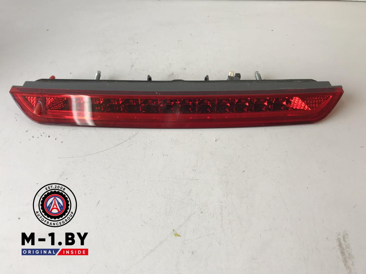 дополнительный стоп-сигнал Peugeot 3008 2 поколение (2017 - 2025), 9800412680 - фото №1