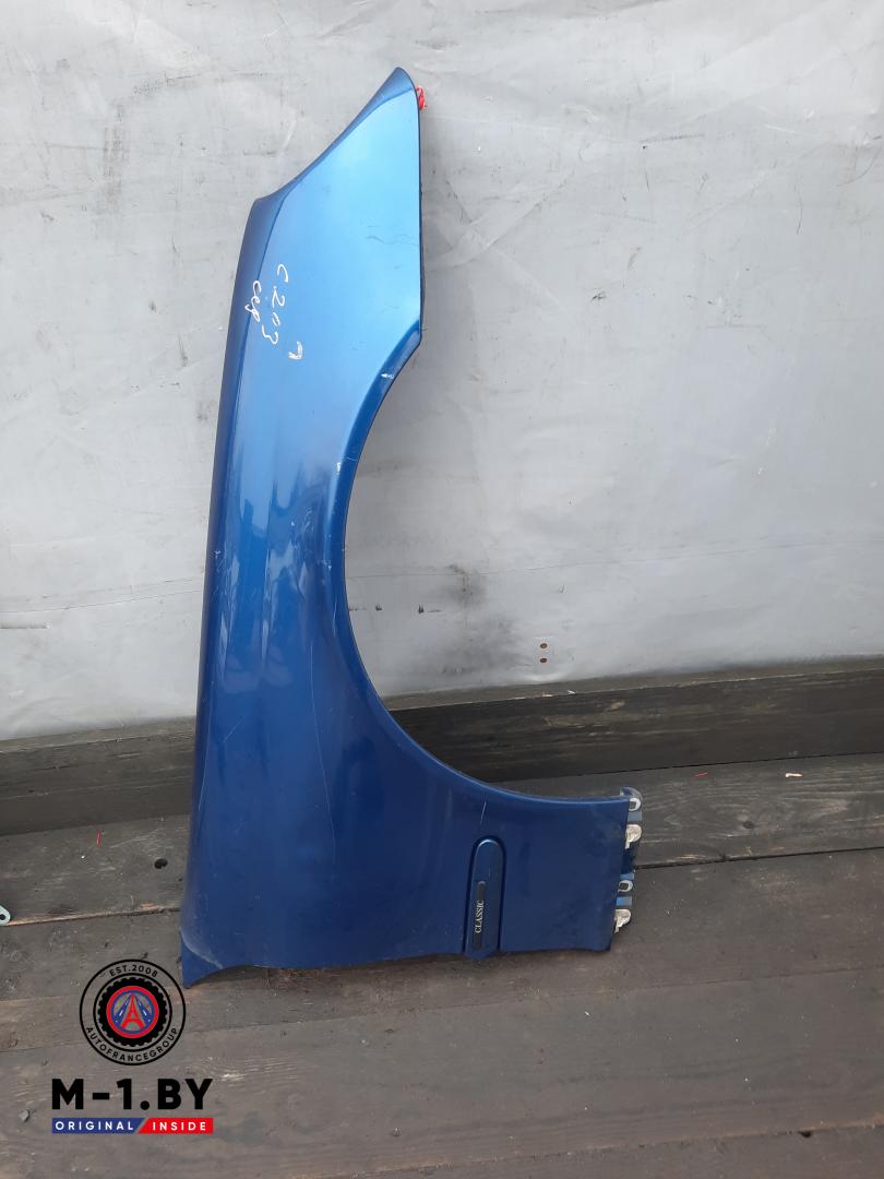 крыло переднее правое Mercedes-Benz C-Класс W203/S203/CL203 (2000 - 2004), седан - фото №1