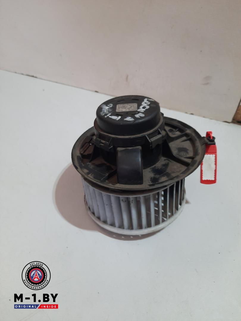 моторчик печки Renault Laguna 2 поколение (2001 - 2005) - фото №1