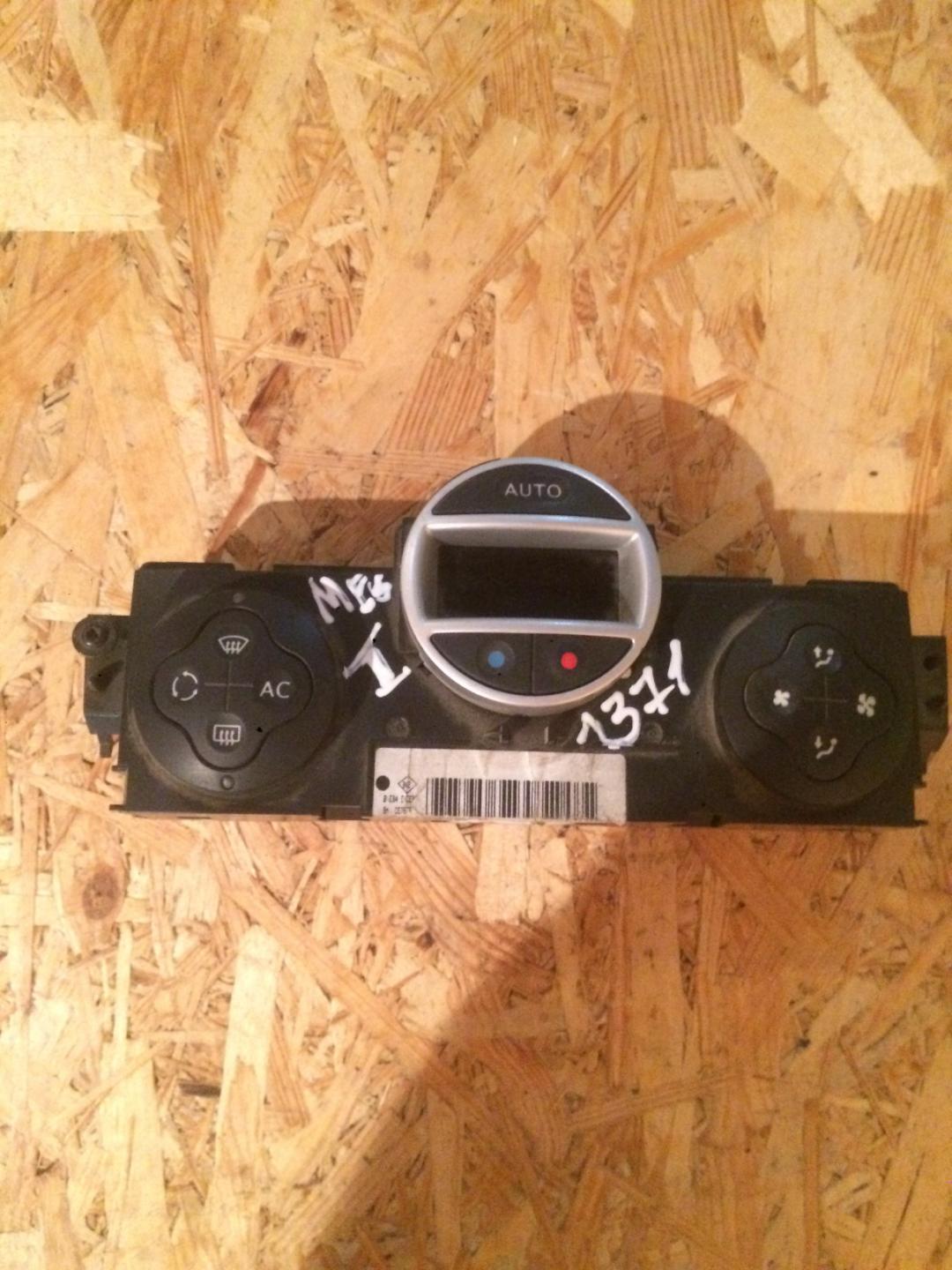 блок управления печки / климат-контроля Renault Megane 2 поколение 2003, 1.4 л., бензин, МКПП, хетчбэк 5 дв., 8200398308 - фото №1