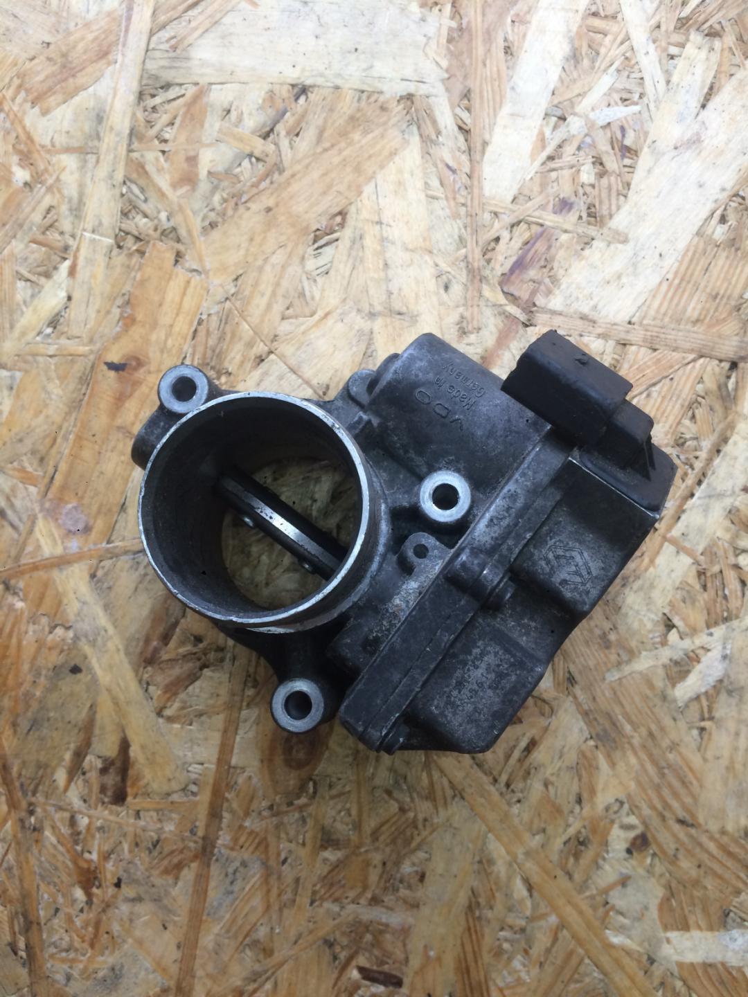 заслонка дроссельная Renault Megane 2 поколение 2004, 1.9 л., дизель, хетчбэк 5 дв., 8200471660 - фото №1