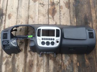 панель передняя салона (торпедо) Ford Escape 2 поколение R3 2008, 2.3 л., бензин, внедорожник 5 дв.