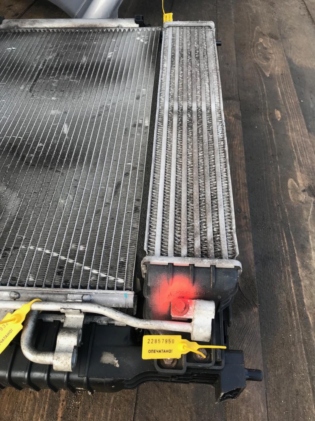 интеркулер Chevrolet Captiva 1 поколение 2006, 2.0 л., дизель, МКПП, внедорожник 5 дв. - фото №1