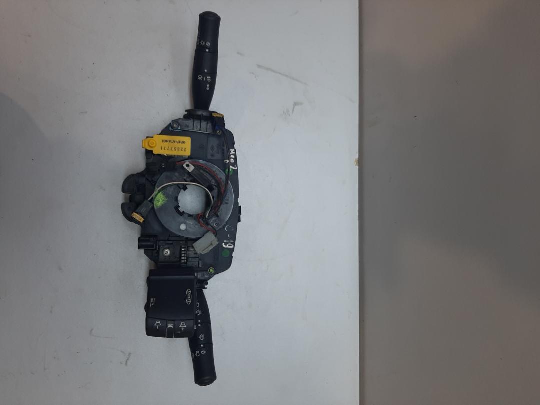 переключатель подрулевой (стрекоза) Renault Megane 2 поколение 2005, 1.9 л., дизель, кабриолет, 618300133 - фото №1