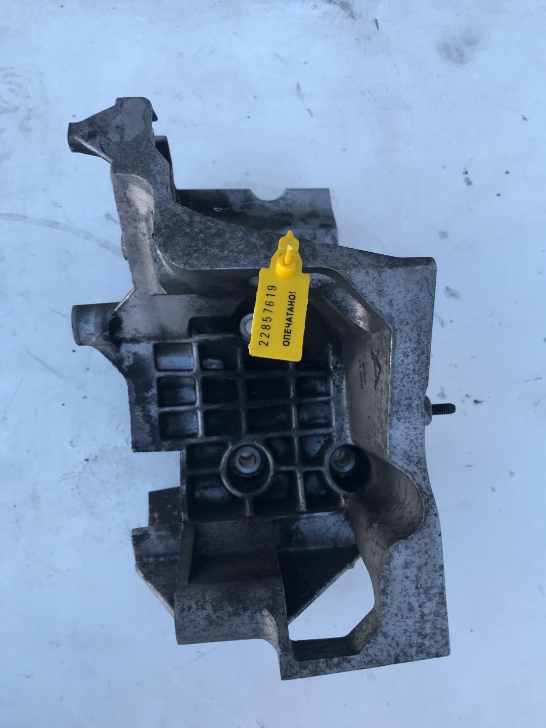 кронштейн ТНВД Chevrolet Captiva 1 поколение 2007, 2.0 л., дизель, внедорожник 5 дв. - фото №1