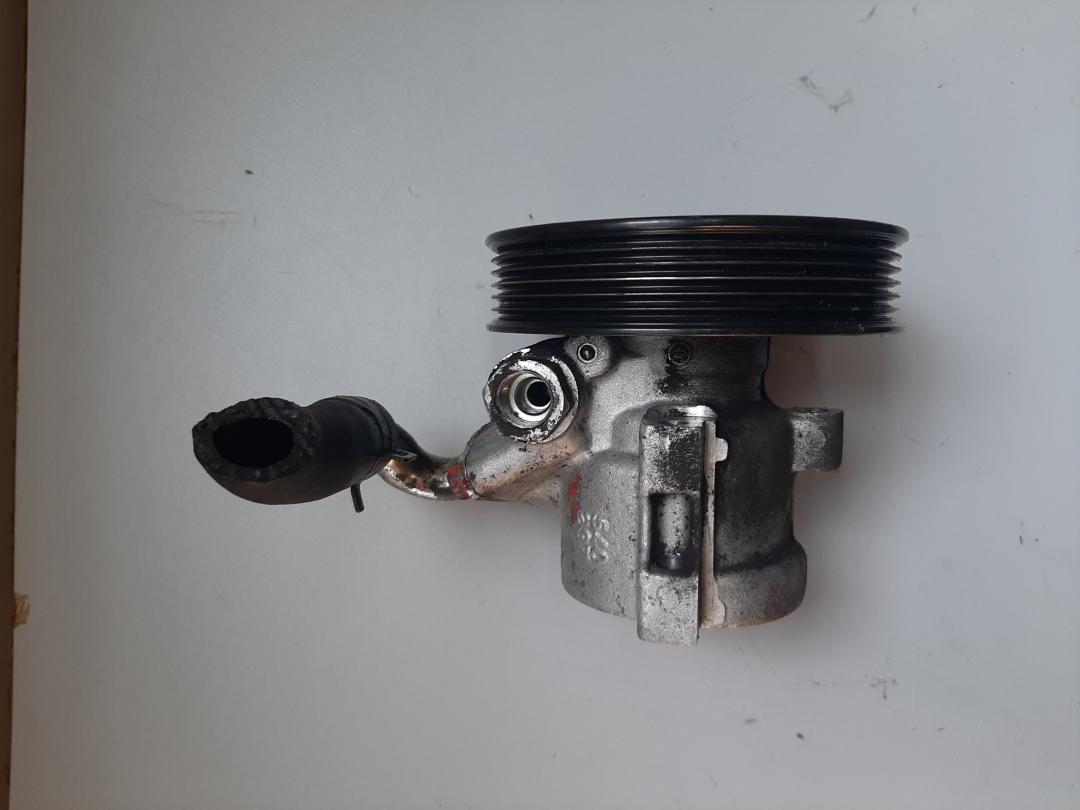 насос гидроусилителя руля Chevrolet Captiva 1 поколение 2007, 2.0 л., дизель, внедорожник 5 дв. - фото №1