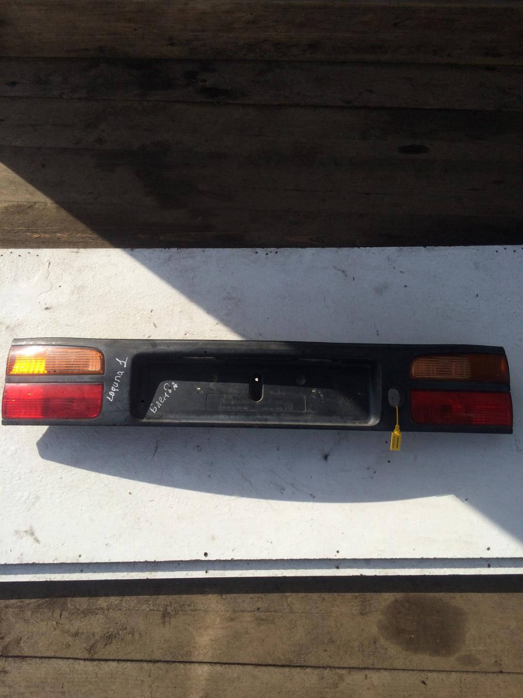 бленда Renault Laguna 1 поколение 1996, 1.8 л., бензин, хетчбэк 5 дв., 7700420119 - фото №1