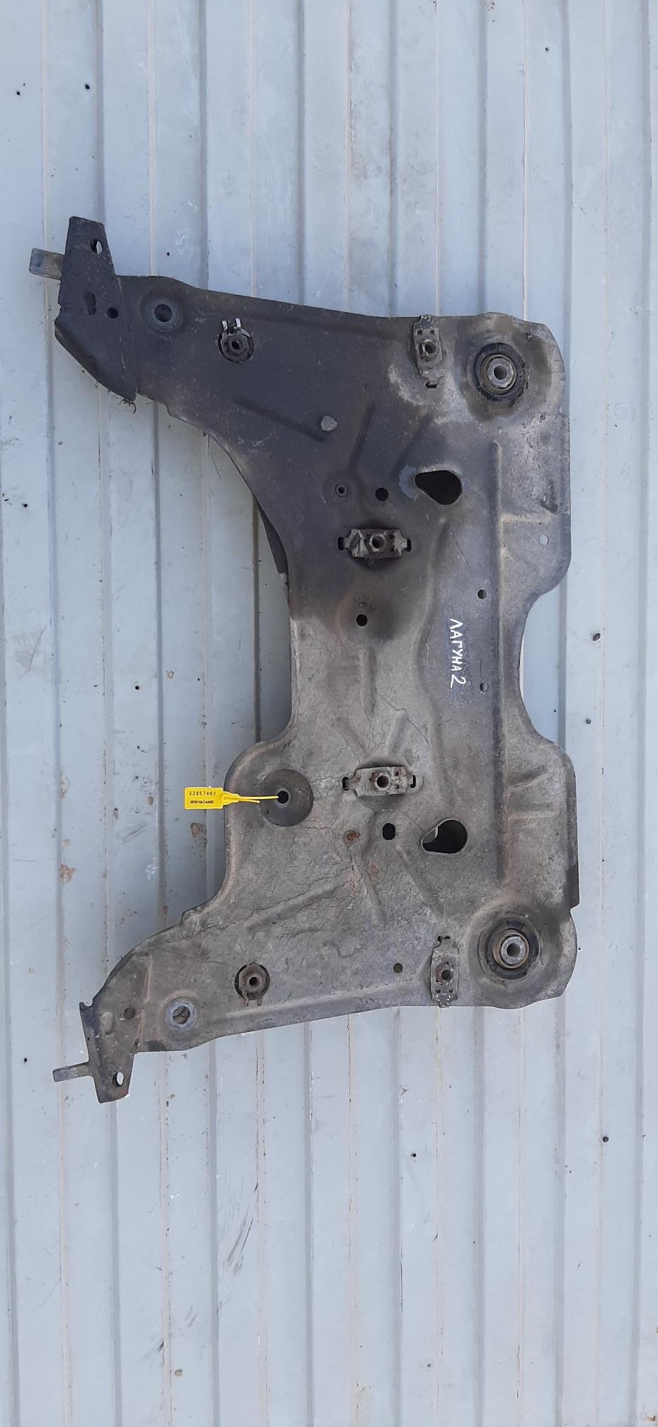 балка подвески передняя (подрамник) Renault Laguna 2 поколение 2001, 1.8 л., бензин, хетчбэк 5 дв. - фото №1