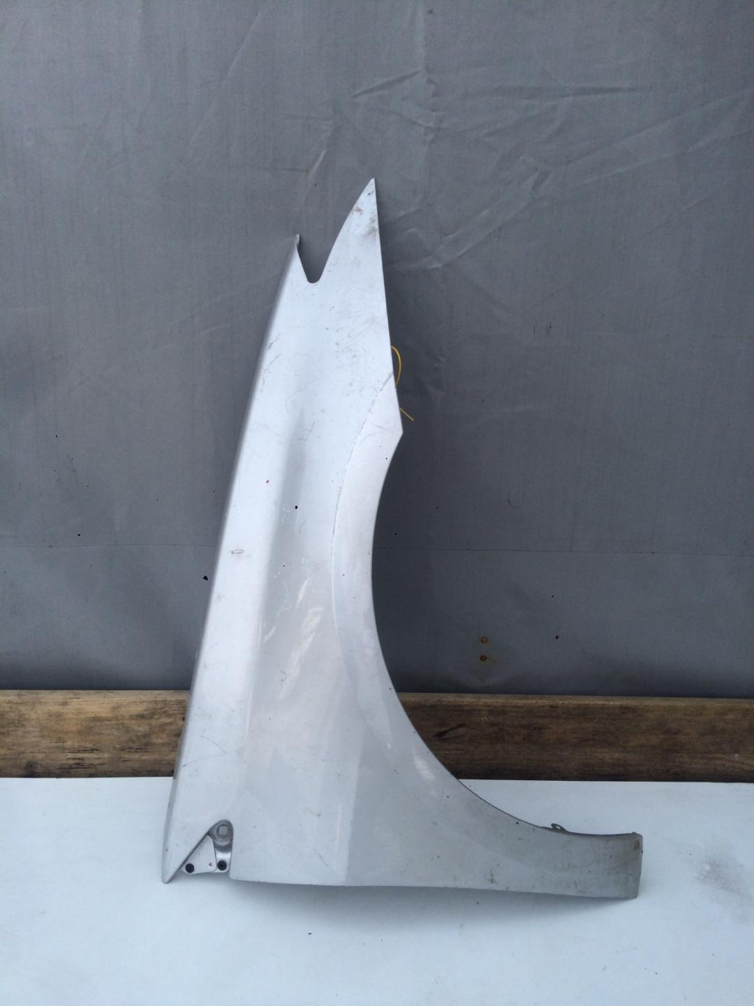 крыло переднее правое Renault Laguna 3 поколение 2010, 1.5 л., дизель, хетчбэк 5 дв. - фото №1