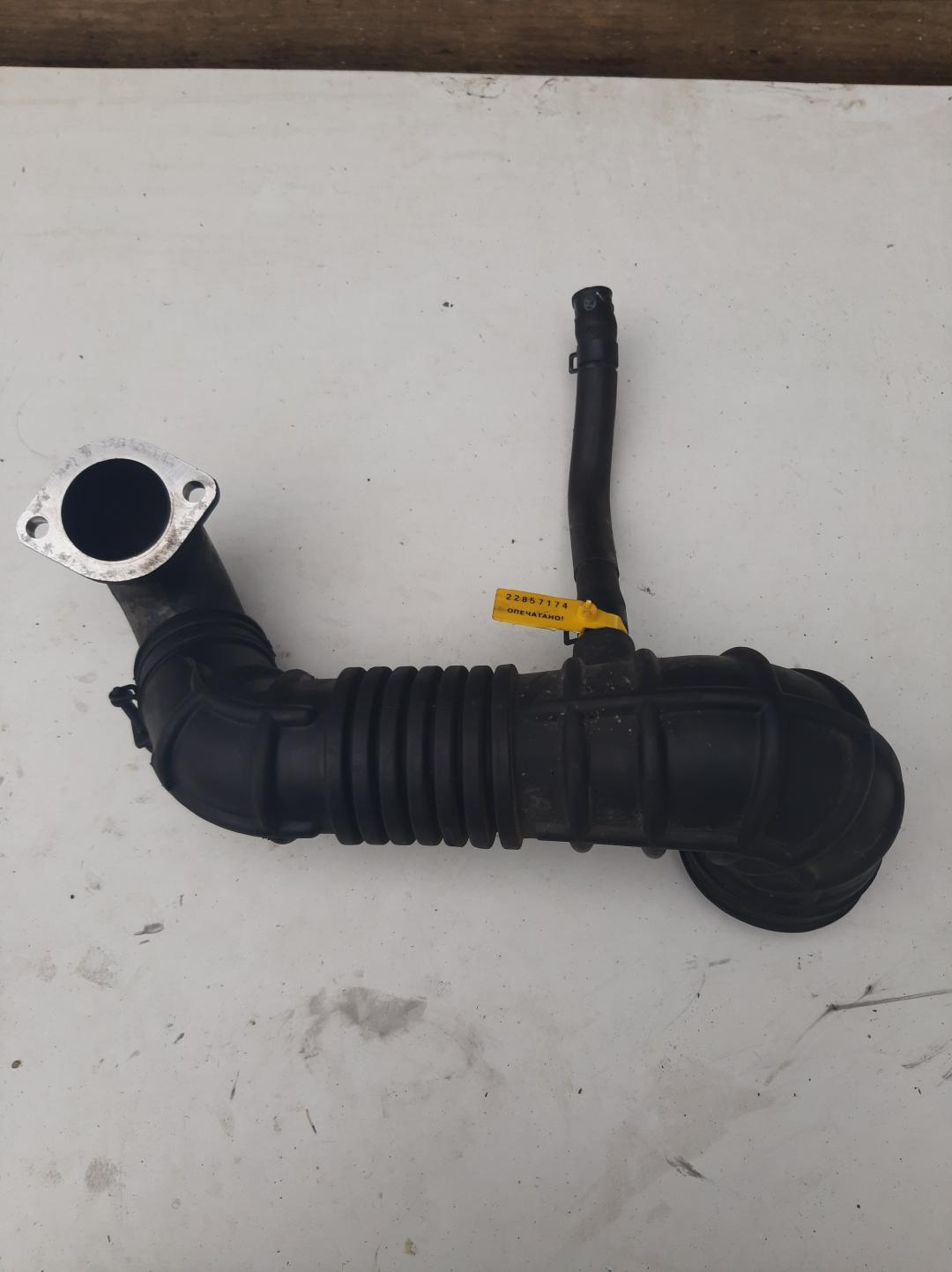 патрубок турбины Hyundai H-1 Starex 2004, 2.5 л., D4CB, дизель, минивэн, 281384A600 - фото №1