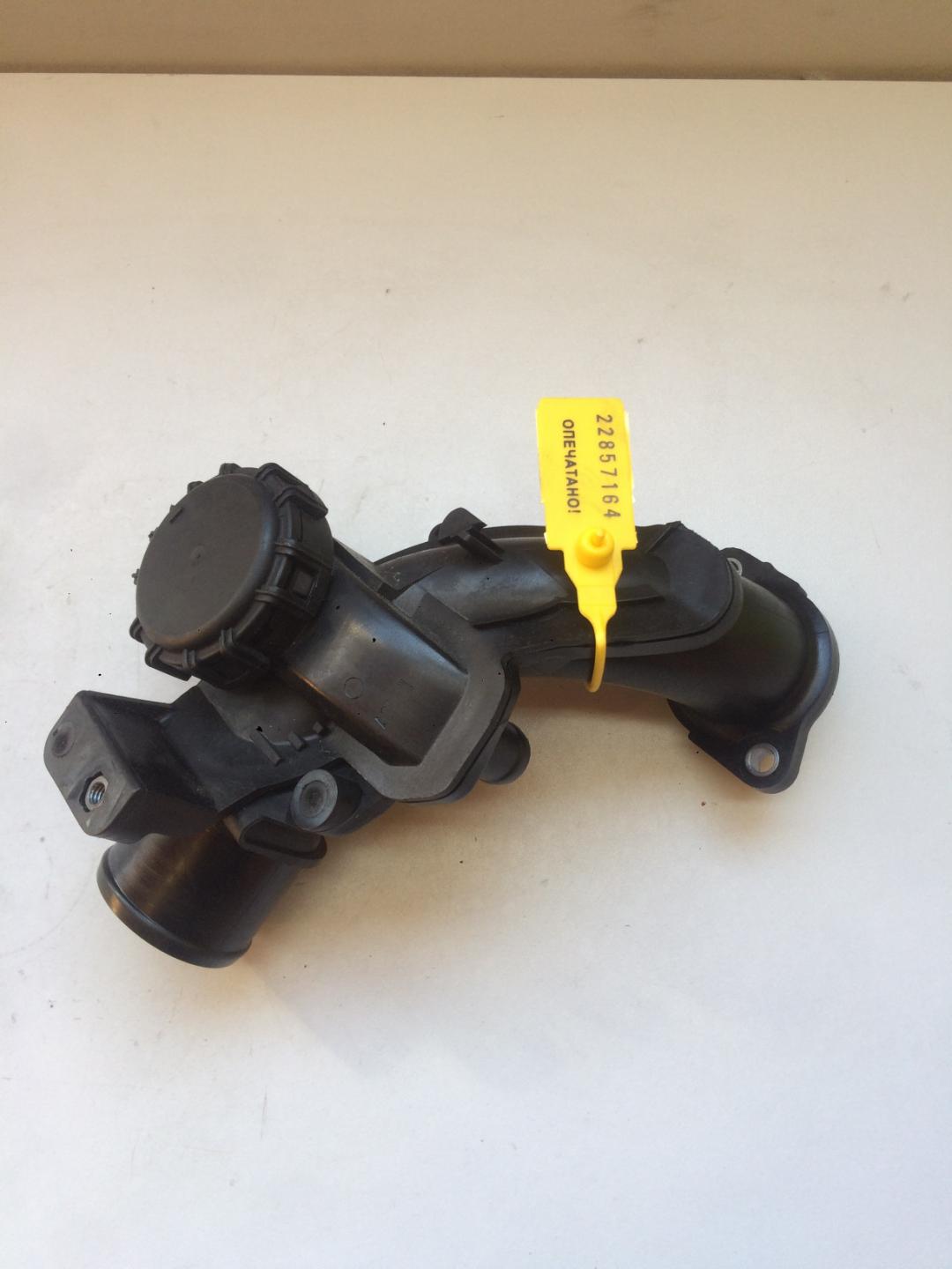 трубка системы рециркуляции EGR Renault Megane 3 поколение 2009, 1.5 л., дизель, универсал, 8200323338 - фото №1