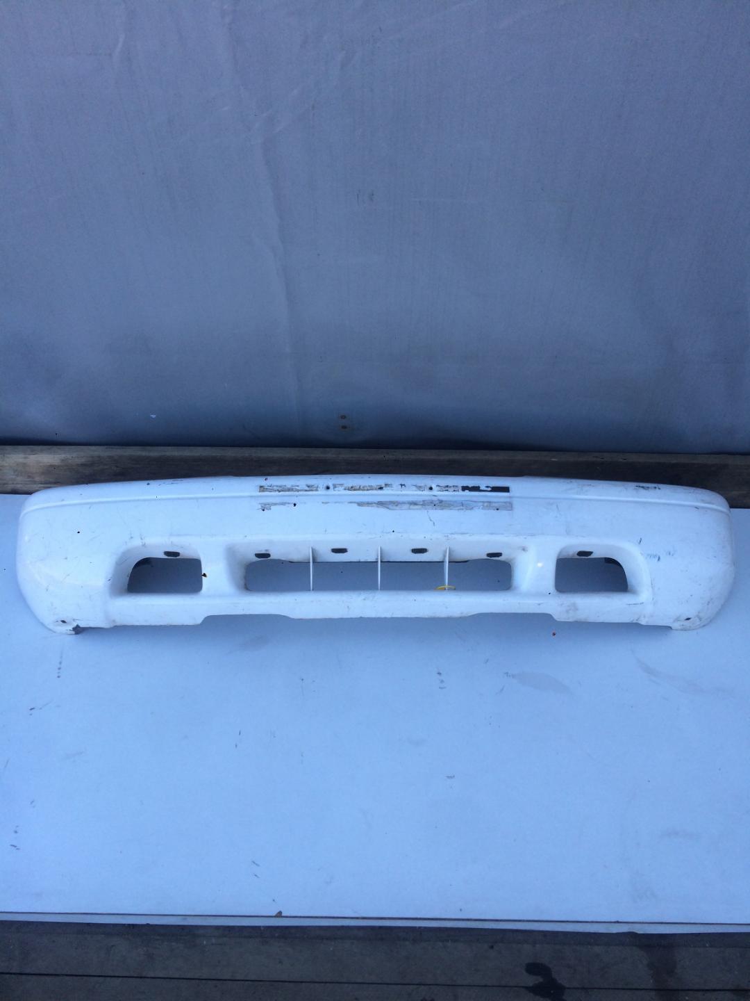 бампер передний Kia Sportage 1 поколение 1997, 2.0 л., бензин, внедорожник 5 дв. - фото №1