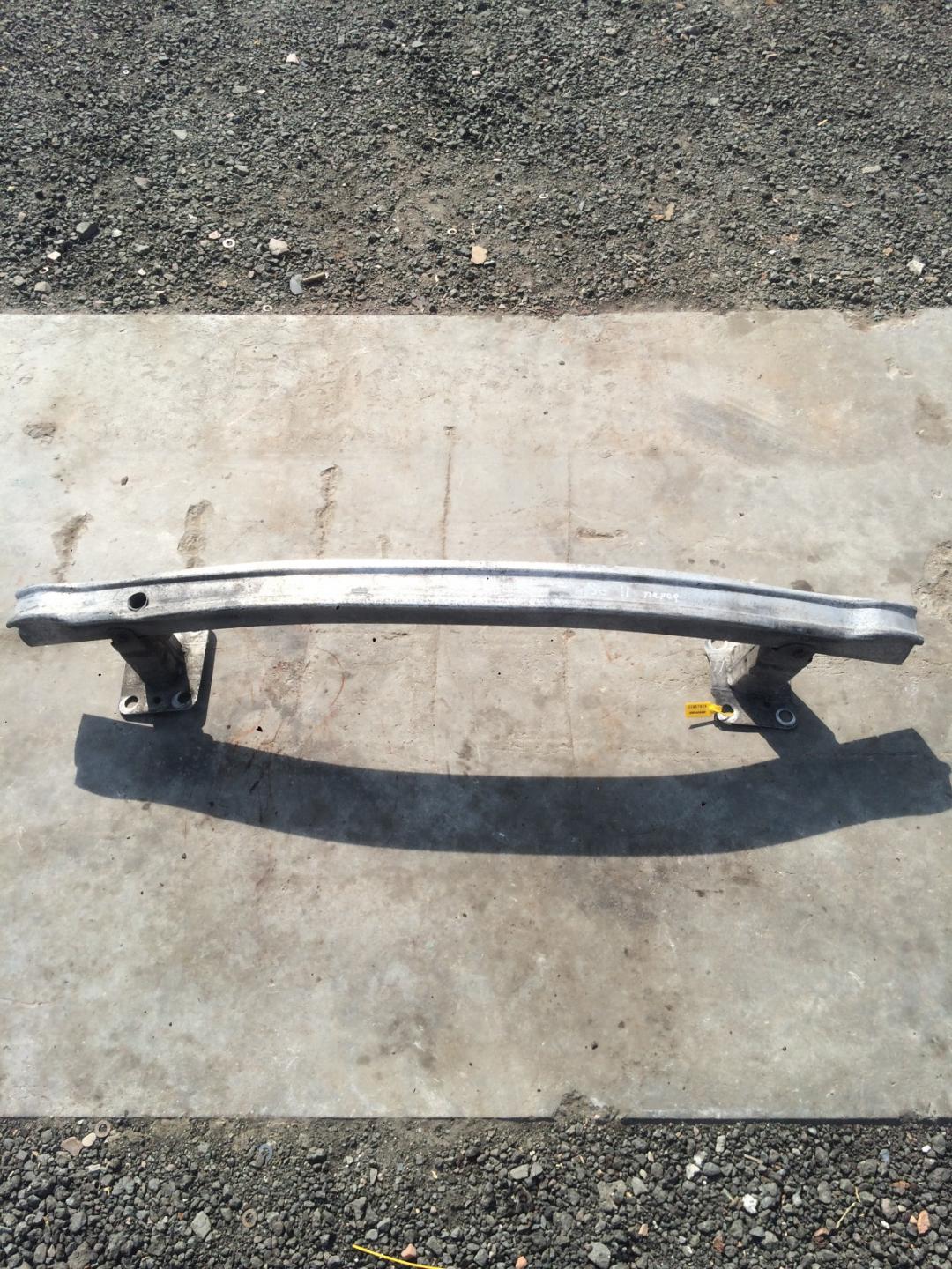 усилитель бампера переднего Renault Scenic 2 поколение 2004, 1.5 л., дизель, минивэн - фото №1