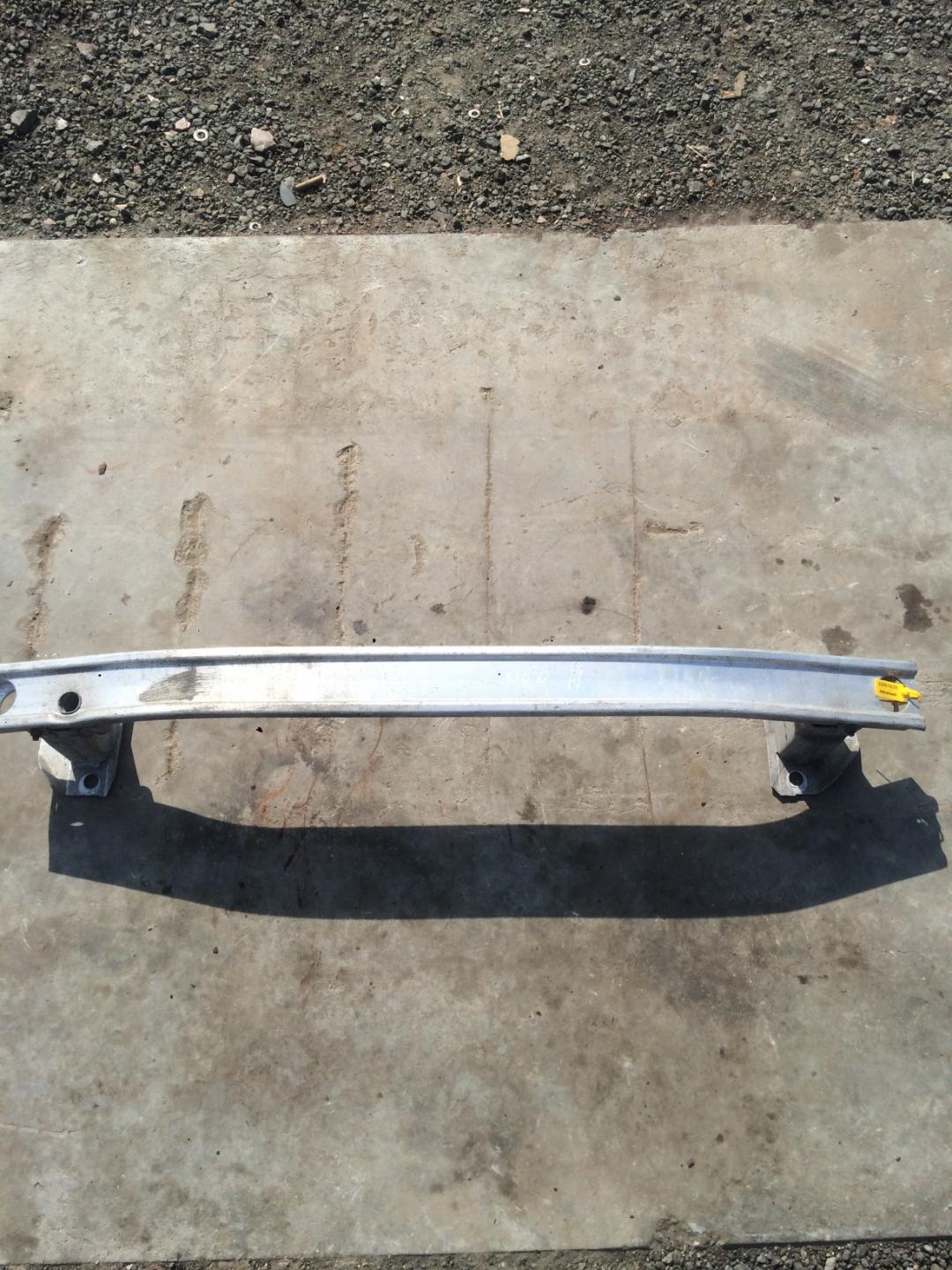 усилитель бампера переднего Renault Megane 2 поколение 2004, 1.5 л., дизель, хетчбэк 5 дв. - фото №1