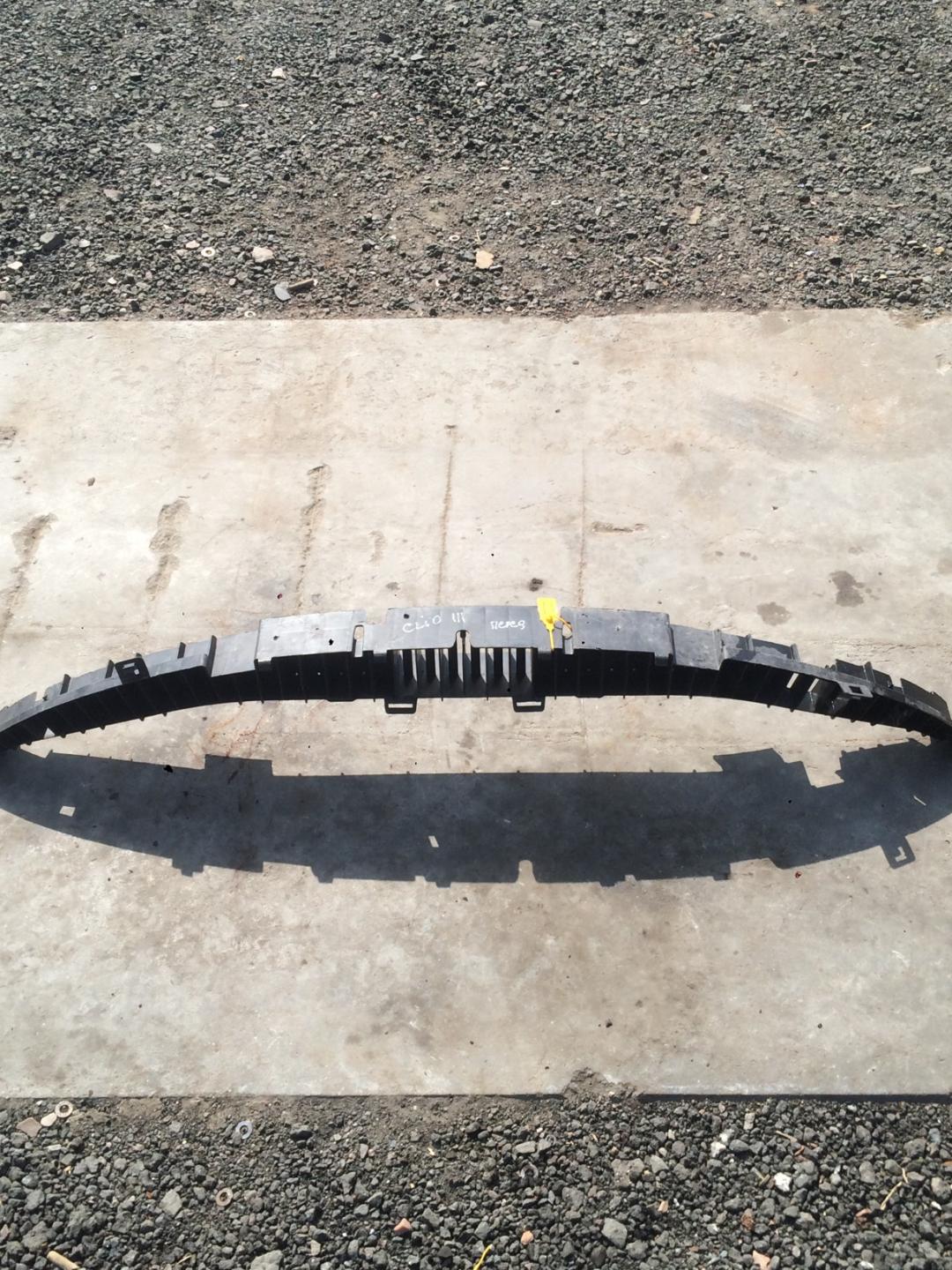 усилитель бампера переднего Renault Clio 3 поколение 2009, 1.5 л., дизель, хетчбэк 5 дв. - фото №1