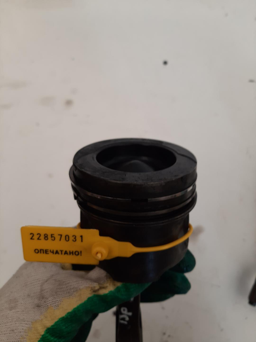 поршень Renault Scenic 2 поколение 2003, 1.5 л., дизель, минивэн - фото №1