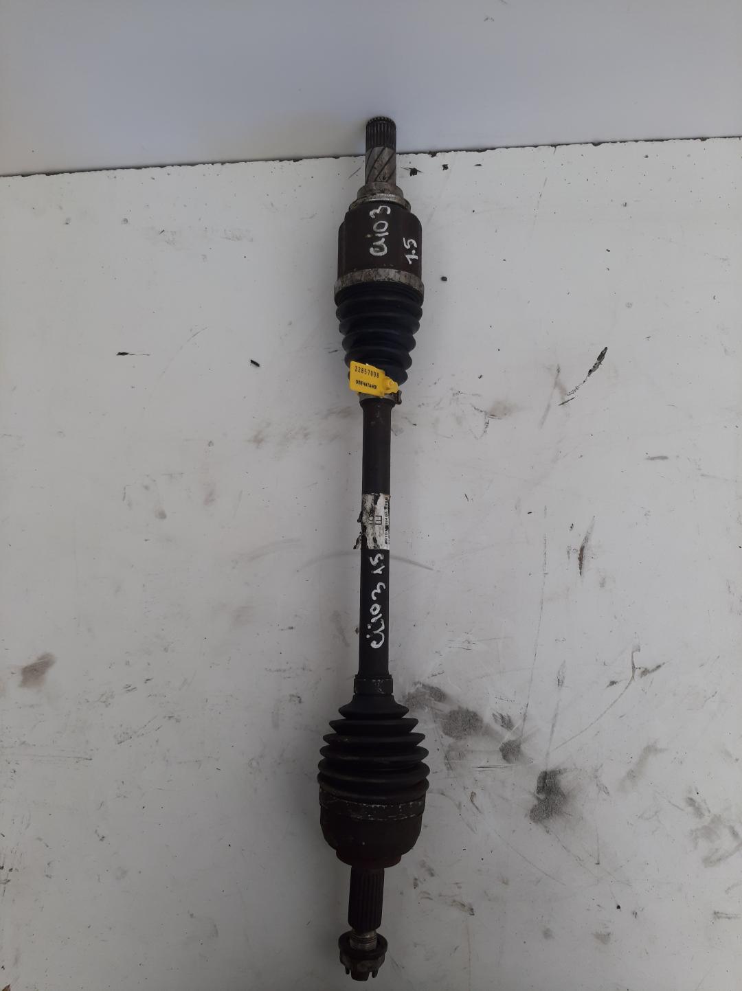 полуось передняя левая (приводной вал, ШРУС) Renault Clio 3 поколение 2005, 1.5 л., дизель, хетчбэк 5 дв. - фото №1