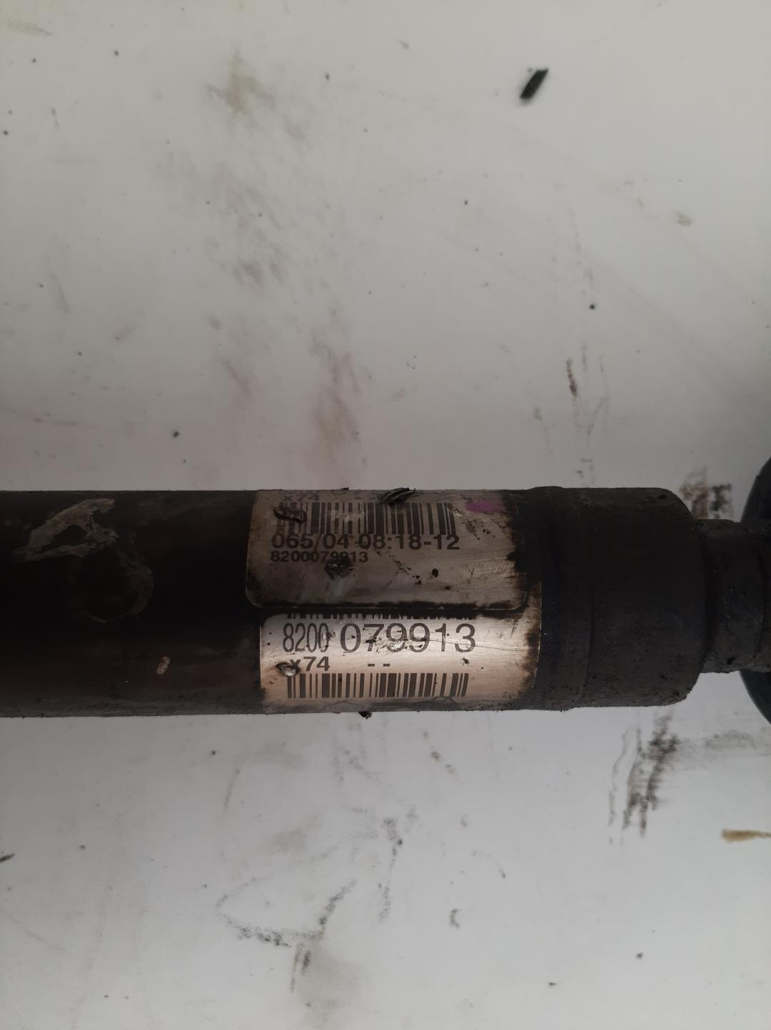 полуось передняя левая (приводной вал, ШРУС) Renault Laguna 2 поколение 2005, 2.2 л., дизель, хетчбэк 5 дв., 8200079913 - фото №1