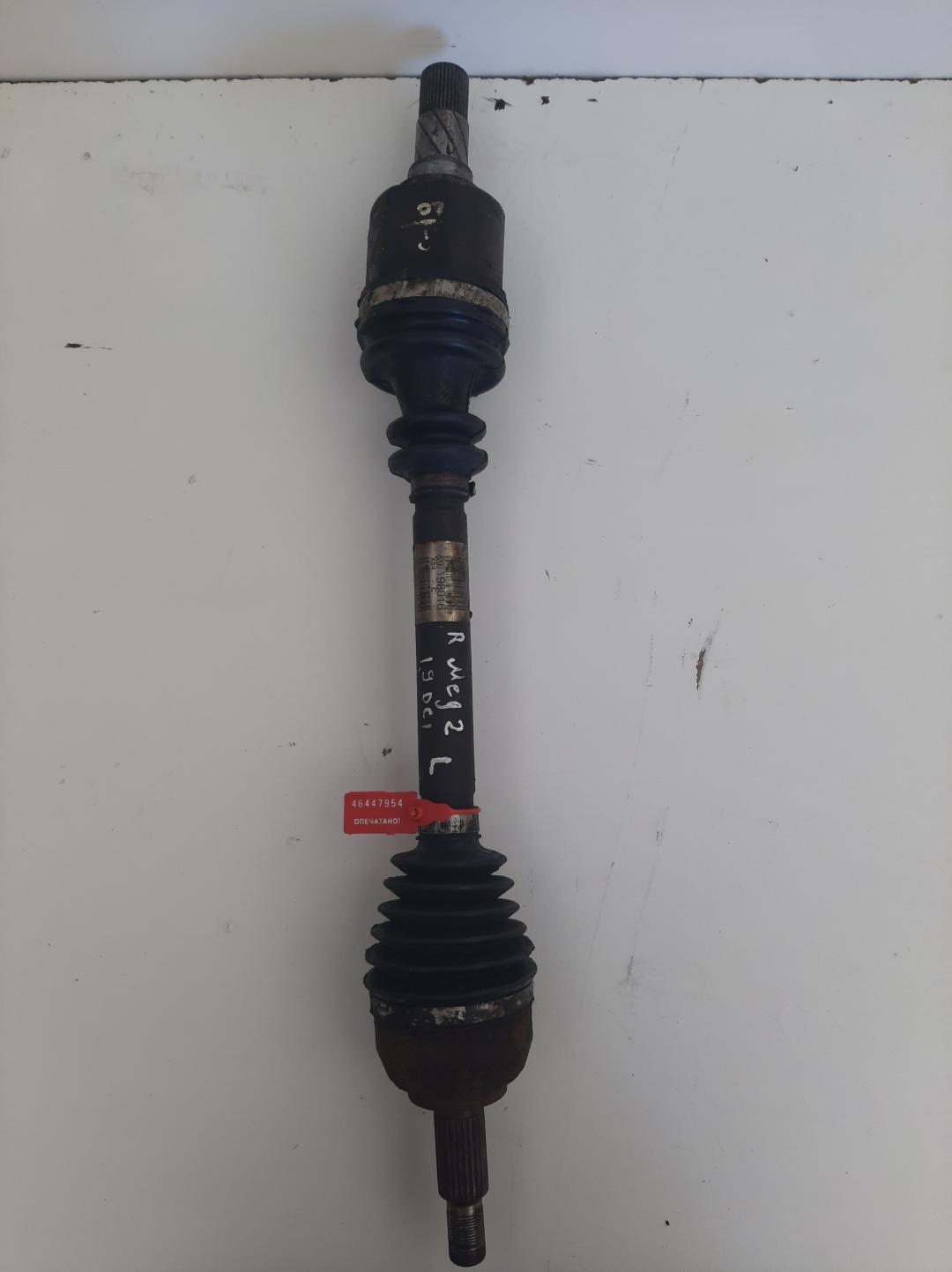 полуось передняя левая (приводной вал, ШРУС) Renault Megane 2 поколение 2002, 1.9 л., дизель, хетчбэк 5 дв., 8200198016 - фото №1