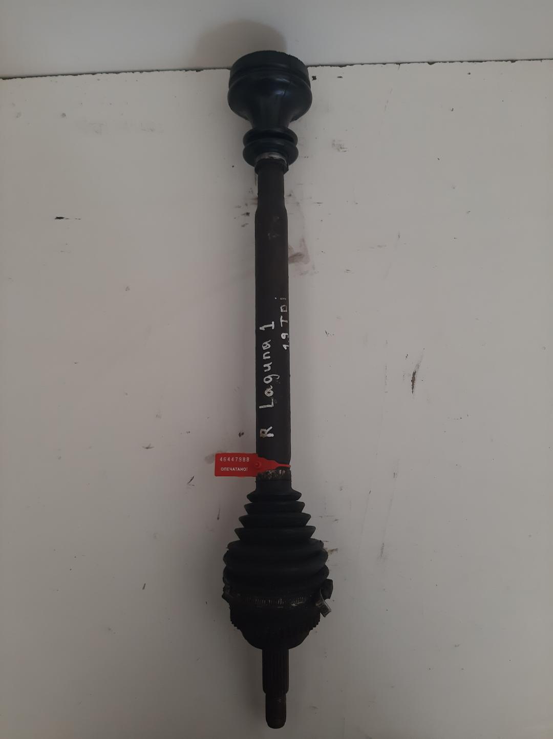 полуось передняя правая (приводной вал, ШРУС) Renault Laguna 1 поколение 1997, 1.9 л., дизель, хетчбэк 5 дв. - фото №1