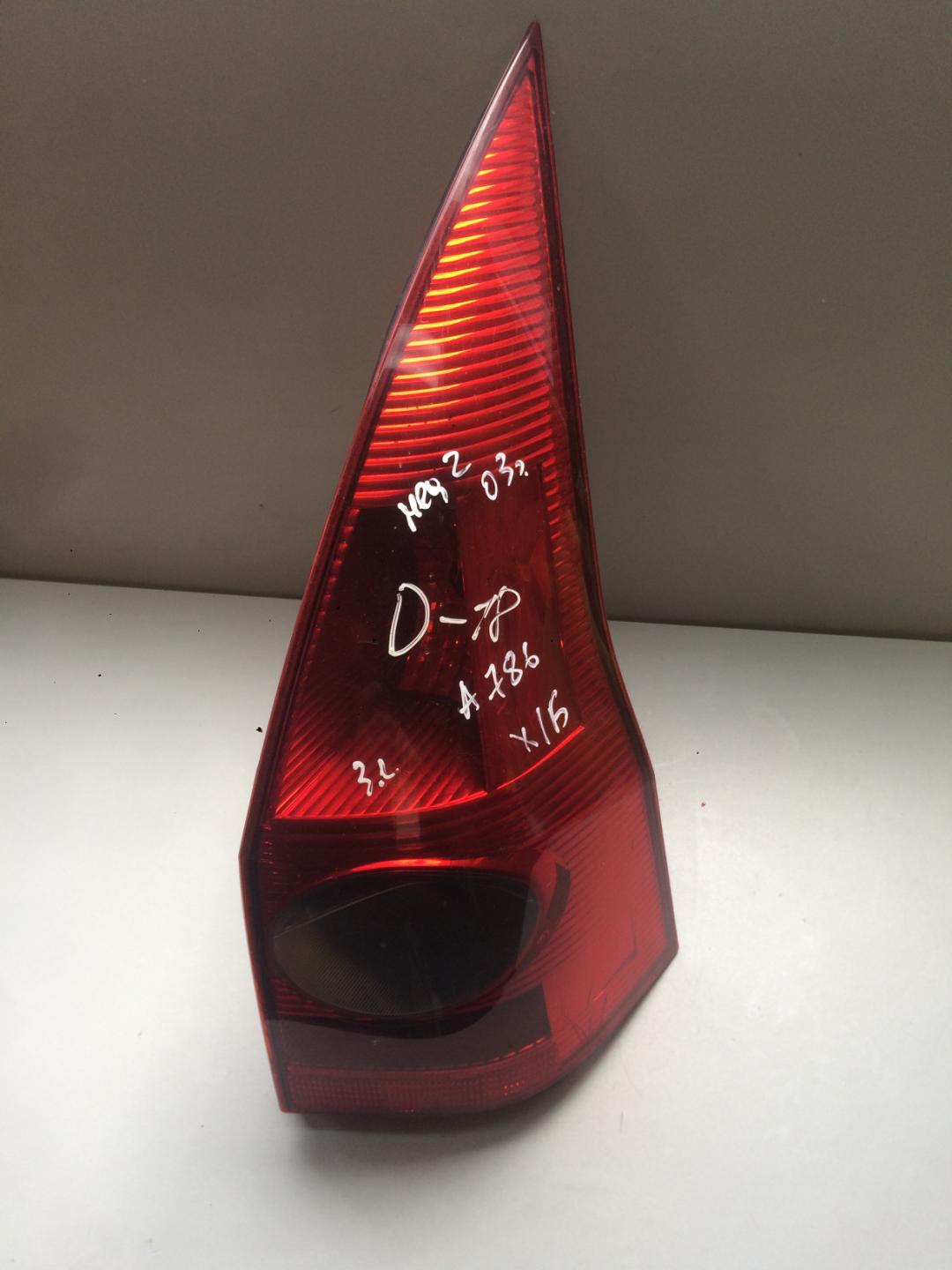 фонарь задний правый Renault Megane 2 поколение 2003, 1.5 л., дизель, хетчбэк 5 дв. - фото №1