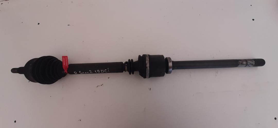 полуось передняя правая (приводной вал, ШРУС) Renault Scenic 2 поколение 2003, 1.9 л., дизель, минивэн - фото №1