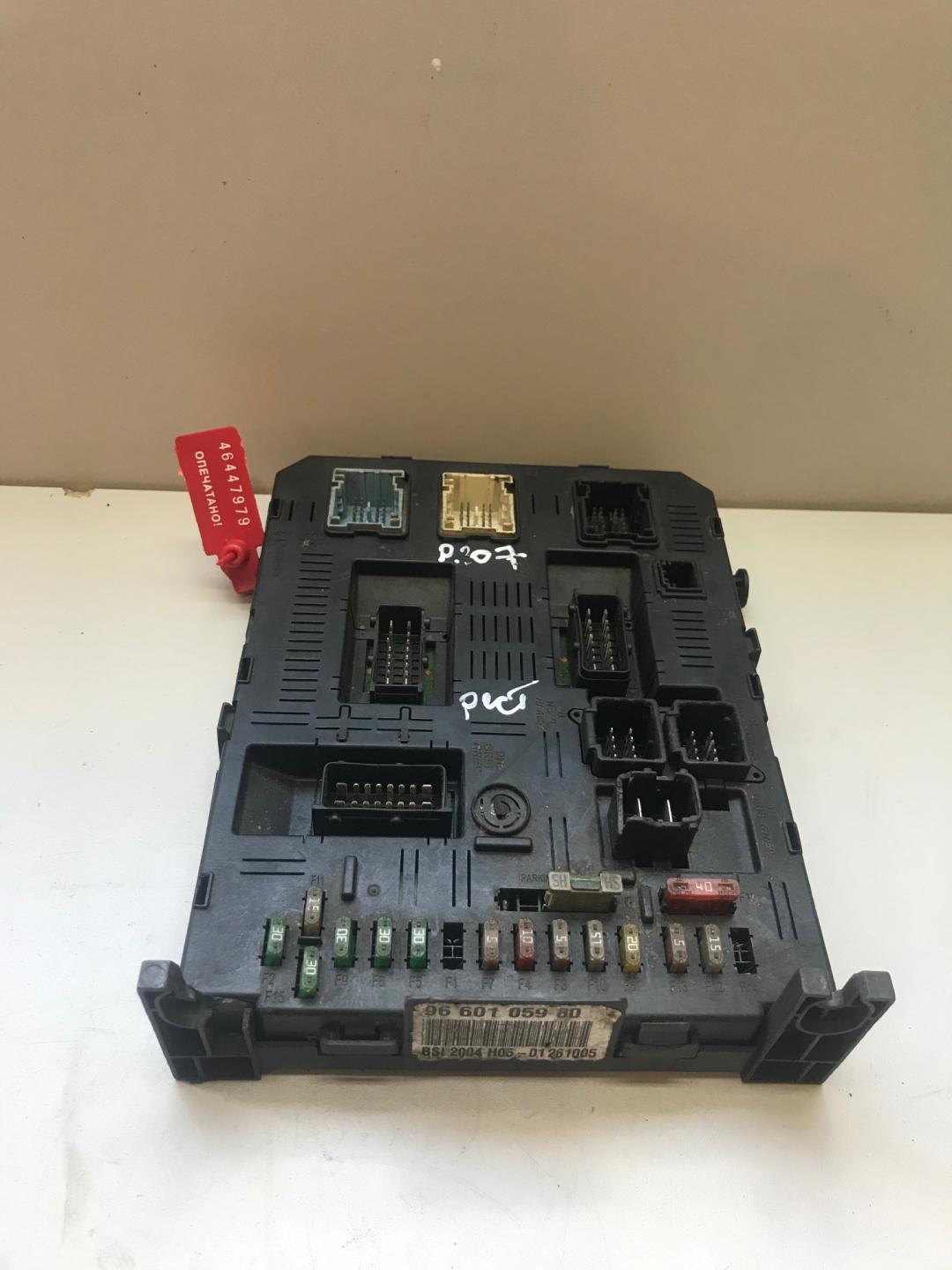 блок комфорта Peugeot 307 1 поколение 2005, 1.6 л., дизель, универсал, 9660105980 - фото №1