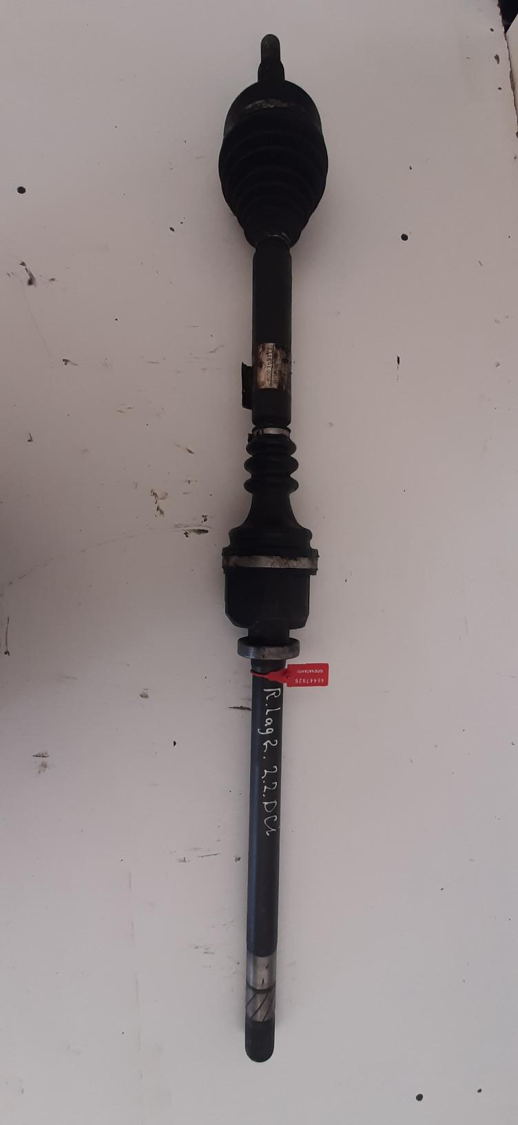 полуось передняя правая (приводной вал, ШРУС) Renault Laguna 2 поколение 2001, 2.2 л., дизель, хетчбэк 5 дв., 8200169177 - фото №1